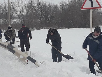Продолжается работа очищения от снега общественных территорий